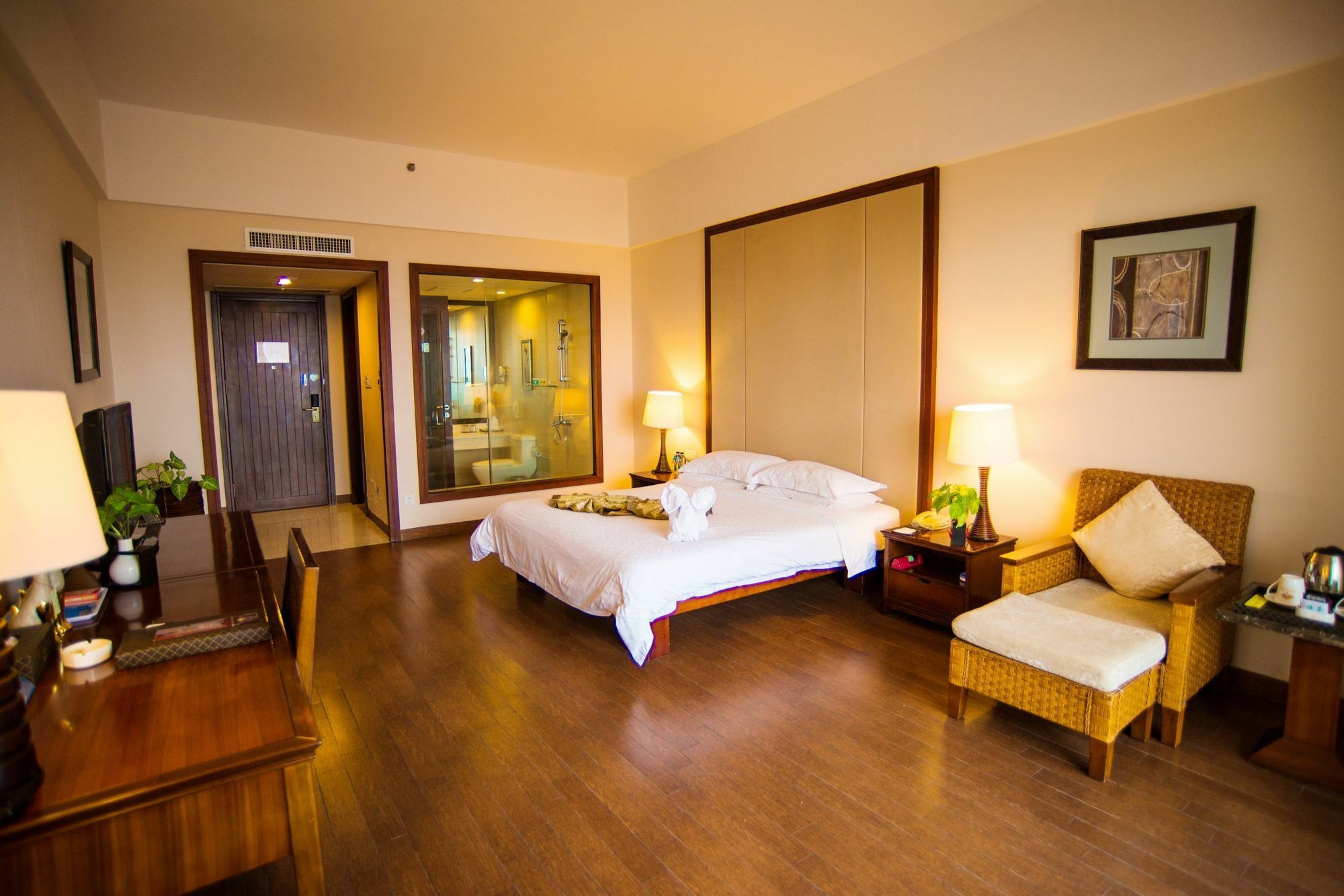 Sisuo Seaview Hotel Санья Экстерьер фото